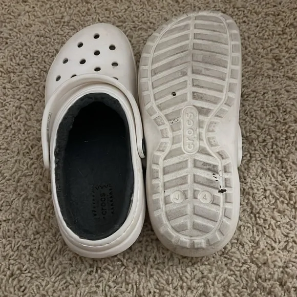 fluffy crocs, junior size 4 - Picture 2 of 3